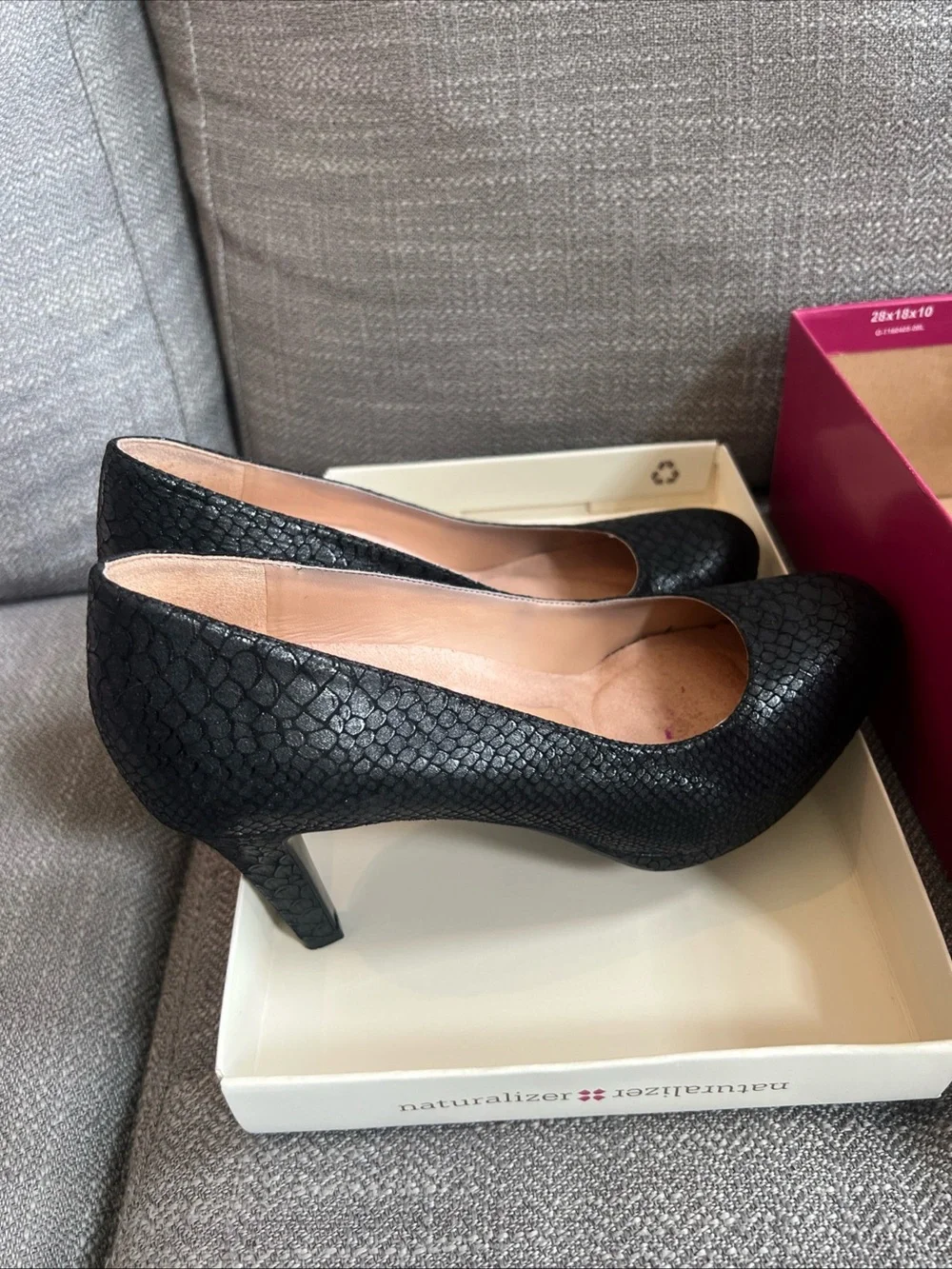 Naturalizer Black Textured Round-Toe Heels